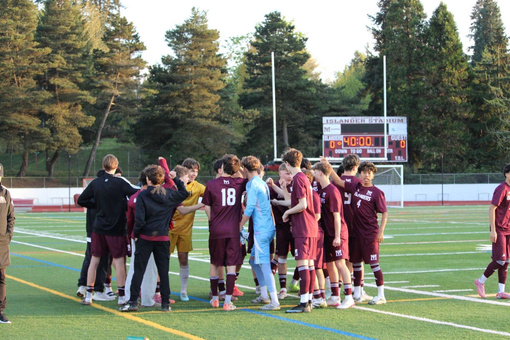 Boys Soccer Defeats Lake Washington on Senior Night